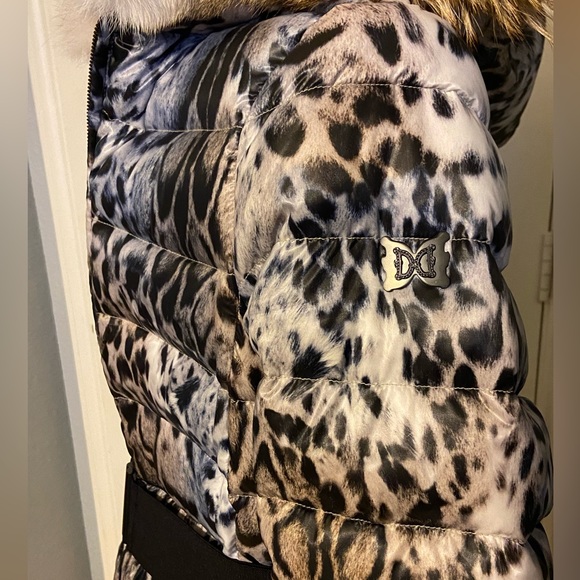 Dawn Levy Down Coat w/ Coyote Trim - Picture 9 of 15